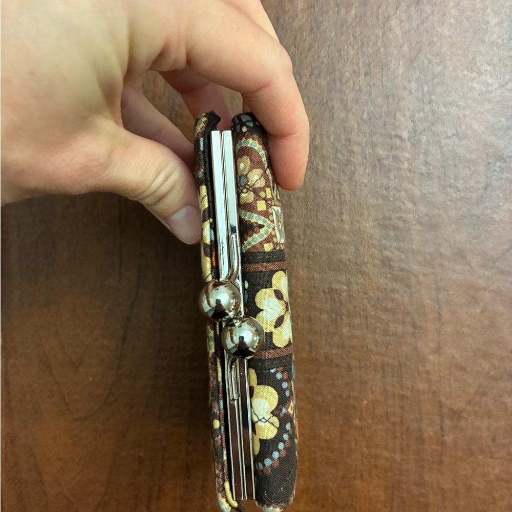 Vera Bradley Kisslock Floral Brown Retired Canyon Patterned Women's Coin Wallet - Picture 3 of 10